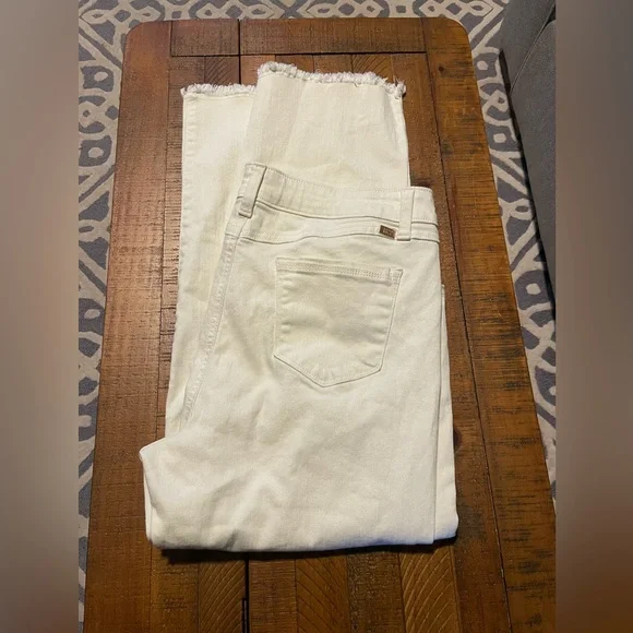 1822 Denim Off-White Frayed Hem Jeans - Picture 4 of 4
